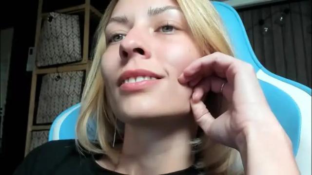 Image 12 of karoline121 Stream on Chaturbate on 1 month ago