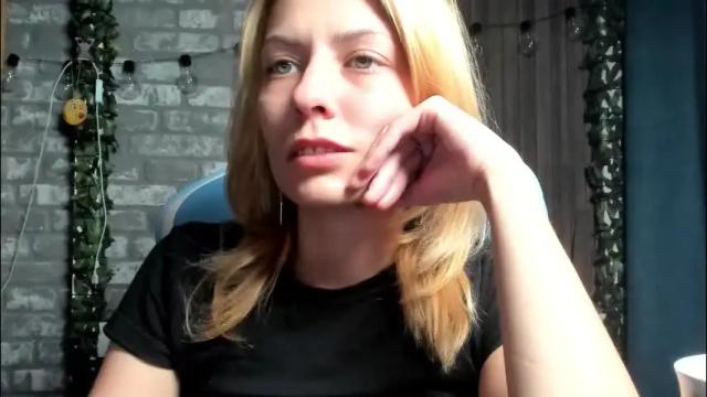 Image 4 of karoline121 Stream on Chaturbate on 1 month ago