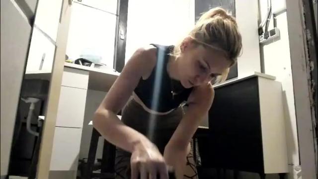 Image 6 of karoline121 Stream on Chaturbate on 28 days ago