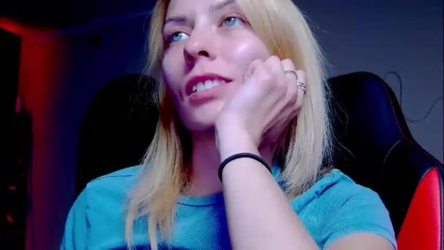 Image 10 of karoline121 Stream on Chaturbate on 21 days ago
