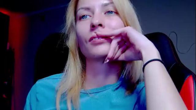 Image 11 of karoline121 Stream on Chaturbate on 21 days ago