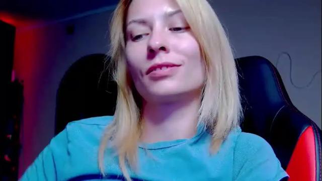 Image 12 of karoline121 Stream on Chaturbate on 21 days ago