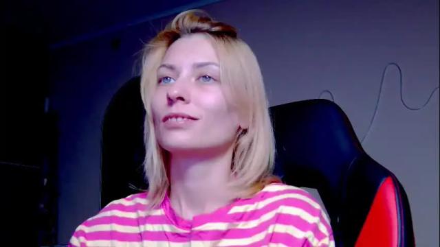 Image 10 of karoline121 Stream on Chaturbate on 20 days ago