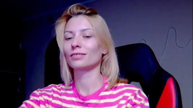 Image 11 of karoline121 Stream on Chaturbate on 20 days ago