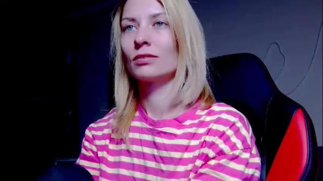 Image 2 of karoline121 Stream on Chaturbate on 20 days ago