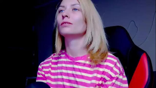 Image 4 of karoline121 Stream on Chaturbate on 20 days ago