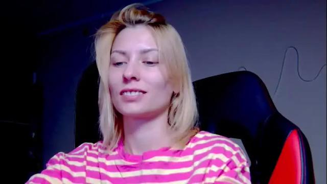 Image 8 of karoline121 Stream on Chaturbate on 20 days ago