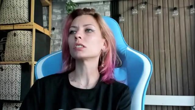 Image 12 of karoline121 Stream on Chaturbate on 1 day ago