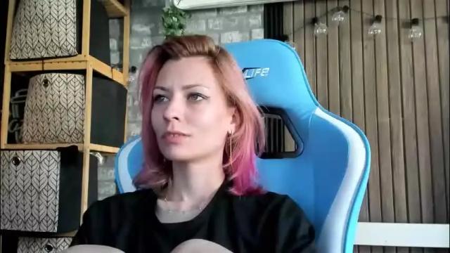 Image 7 of karoline121 Stream on Chaturbate on 1 day ago
