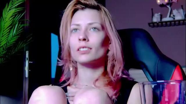 Image 6 of karoline121 Stream on Chaturbate on 25 days ago