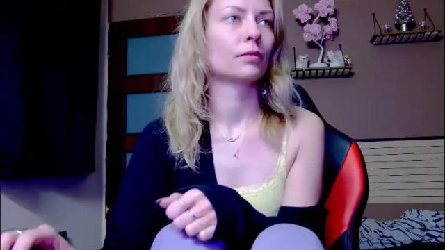 Image 8 of karoline121 Stream on Chaturbate on 25 days ago
