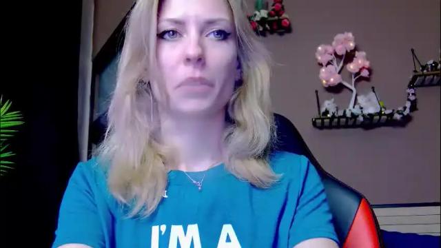 Image 10 of karoline121 Stream on Chaturbate on 17 days ago
