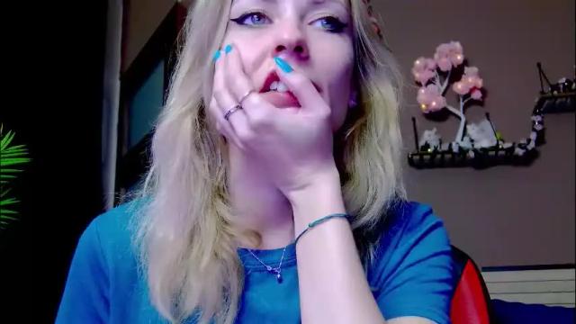 Image 11 of karoline121 Stream on Chaturbate on 17 days ago