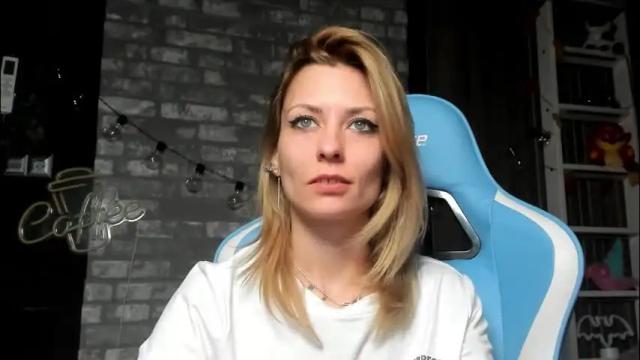 Image 8 of karoline121 Stream on Chaturbate on 6 days ago