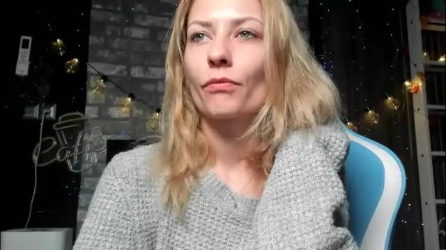 Image 12 of karoline121 Stream on Chaturbate on 6 days ago