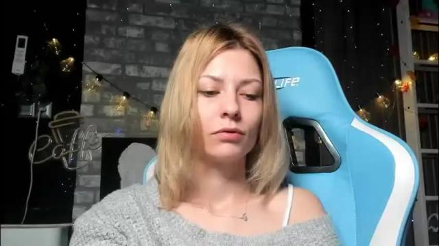 Image 7 of karoline121 Stream on Chaturbate on 6 days ago