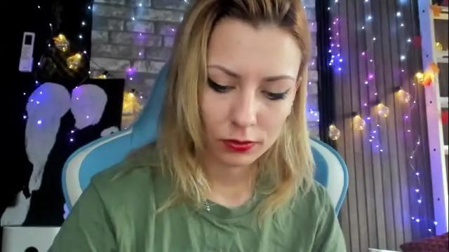 Image 11 of karoline121 Stream on Chaturbate on 1 day ago