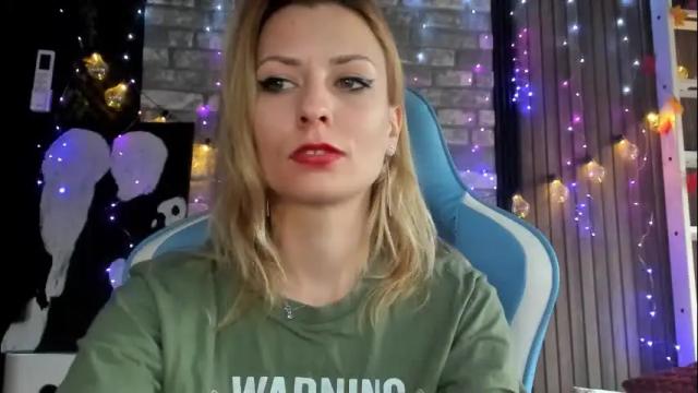 Image 12 of karoline121 Stream on Chaturbate on 1 day ago