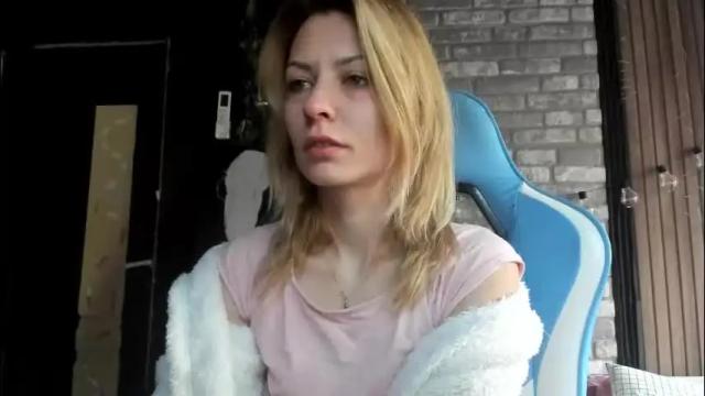 Thumbnail 1, karoline121's Stream at Chaturbate, 15 hours ago