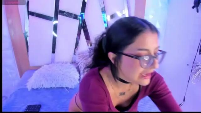 Image 3 of karoline_jones1 Stream on Chaturbate on 19 months ago