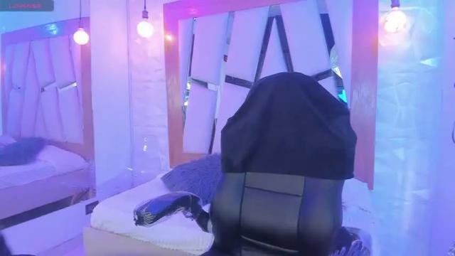 Image 4 of karoline_jones1 Stream on Chaturbate on 19 months ago