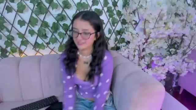 Image 12 of karoline_jones1 Stream on Chaturbate on 19 months ago