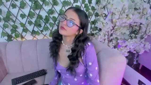 Image 2 of karoline_jones1 Stream on Chaturbate on 19 months ago