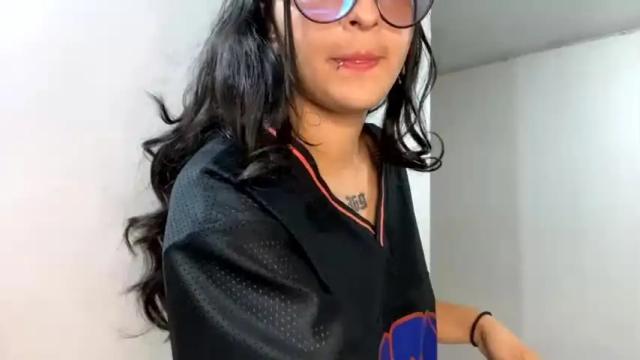 Image 10 of karoline_jones1 Stream on Chaturbate on 18 months ago