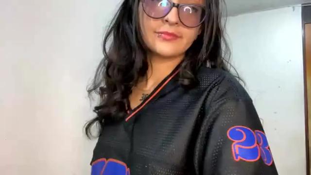 Image 4 of karoline_jones1 Stream on Chaturbate on 18 months ago