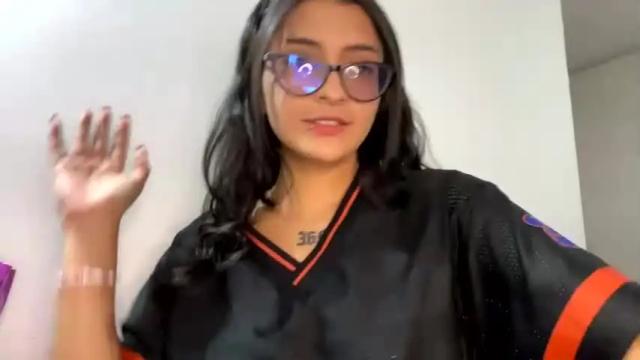 Image 8 of karoline_jones1 Stream on Chaturbate on 18 months ago