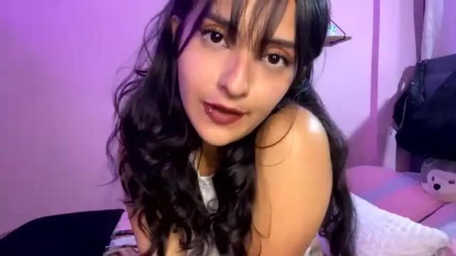 Image 11 of karoline_jones1 Stream on Chaturbate on 18 months ago