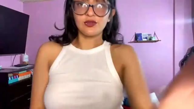 Image 8 of karoline_jones1 Stream on Chaturbate on 18 months ago