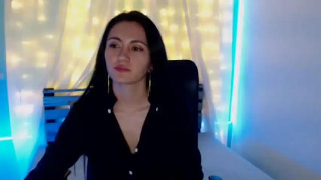 Image 6 of karoline_rogers Stream on Chaturbate on 17 months ago