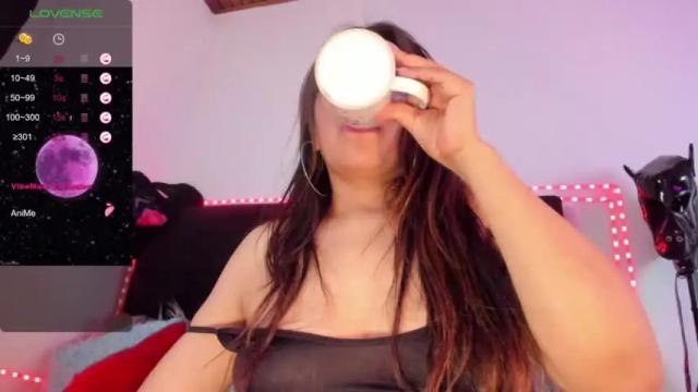Image 12 of karolinecamx Stream on Chaturbate on 14 months ago