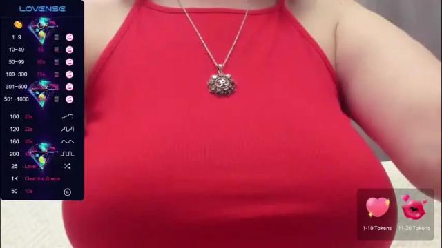 Image 8 of karolinecher Stream on Chaturbate on 5 months ago