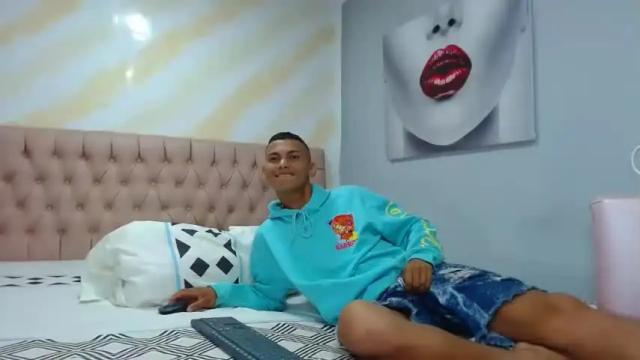 Image 7 of karoll_and_jossue Stream on Chaturbate on 12 months ago