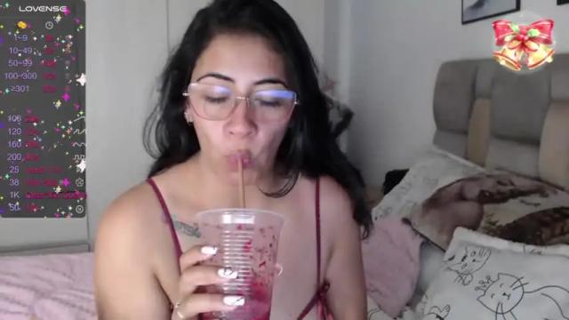 Image 8 of karoll_gh Stream on Chaturbate on 17 months ago