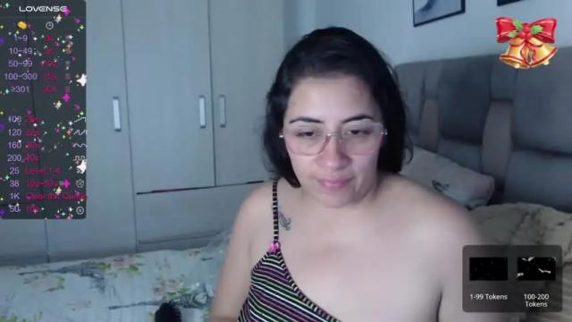 Image 3 of karoll_gh Stream on Chaturbate on 17 months ago