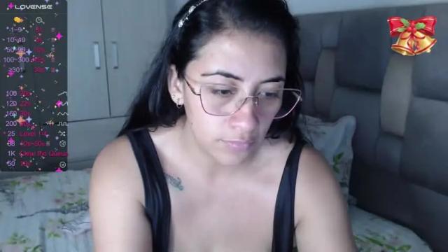 Image 2 of karoll_gh Stream on Chaturbate on 17 months ago