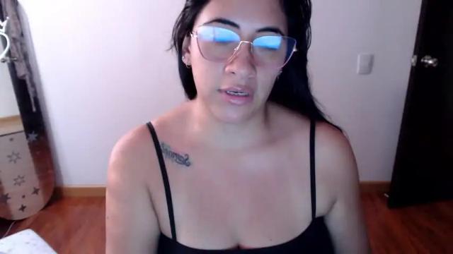 Image 11 of karoll_gh Stream on Chaturbate on 16 months ago