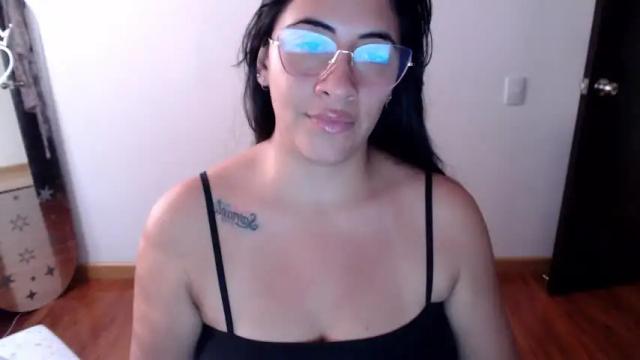Image 12 of karoll_gh Stream on Chaturbate on 16 months ago