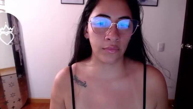 Image 6 of karoll_gh Stream on Chaturbate on 16 months ago