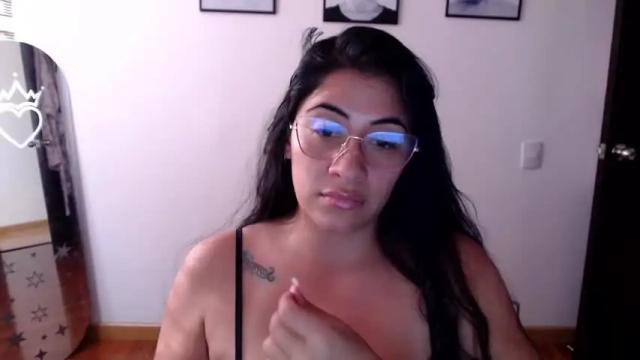 Image 7 of karoll_gh Stream on Chaturbate on 16 months ago