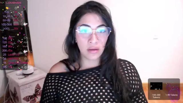 Image 3 of karoll_gh Stream on Chaturbate on 16 months ago