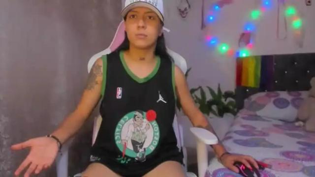 Image 6 of karoll_horny_ Stream on Chaturbate on 15 months ago