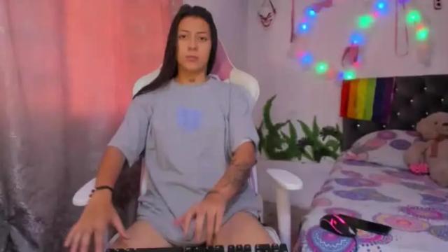 Image 2 of karoll_horny_ Stream on Chaturbate on 15 months ago