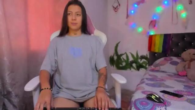 Image 4 of karoll_horny_ Stream on Chaturbate on 15 months ago