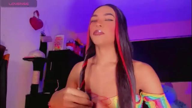 Image 3 of karoll_scoott Stream on Chaturbate on 22 days ago