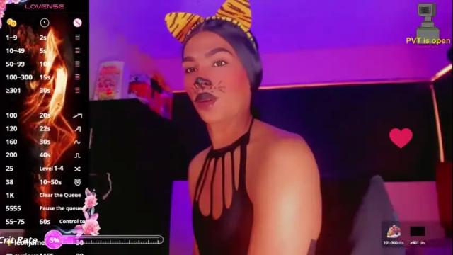 Image 12 of karoll_scoott Stream on Chaturbate on 21 days ago