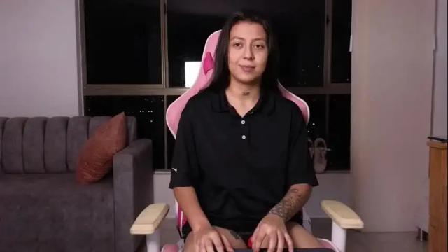 Image 6 of karollhorny Stream on Chaturbate on 24 days ago